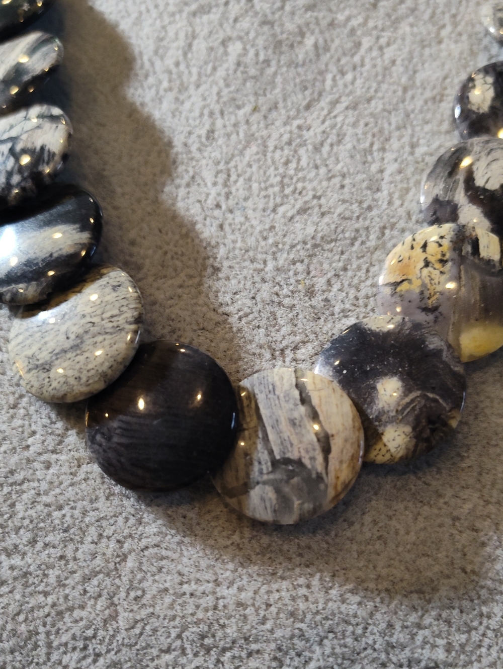 Artisan Natural Agate Disc Necklace in Black, Gray & Cream 21" - Picture 2 of 7